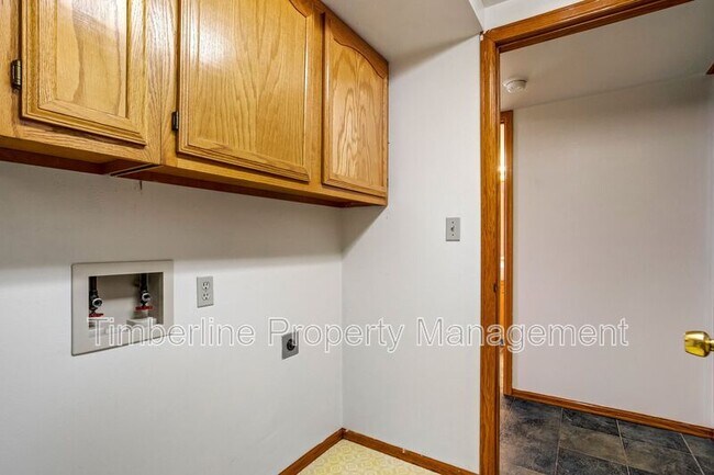 Building Photo - 17960 Bakers Farm Rd