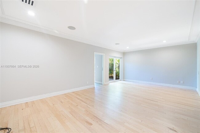 Building Photo - 1375 N Biscayne Point Rd