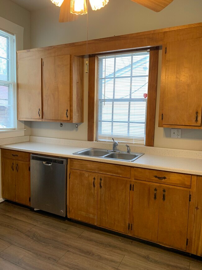 Building Photo - 8422 Pendergrass Rd