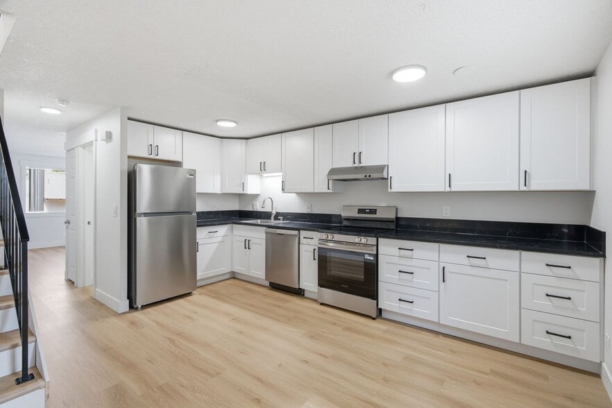 Interior Photo - Rolling Hills Townhouses