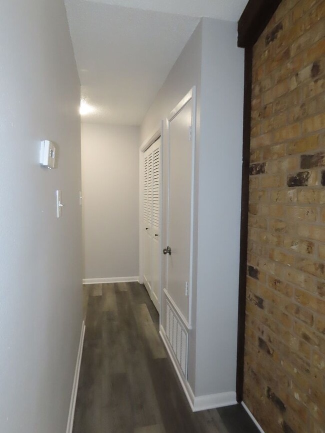 Building Photo - Whitehouse ISD - 3 Bedroom, 2 Bath Duplex, Lawn Care Provided!