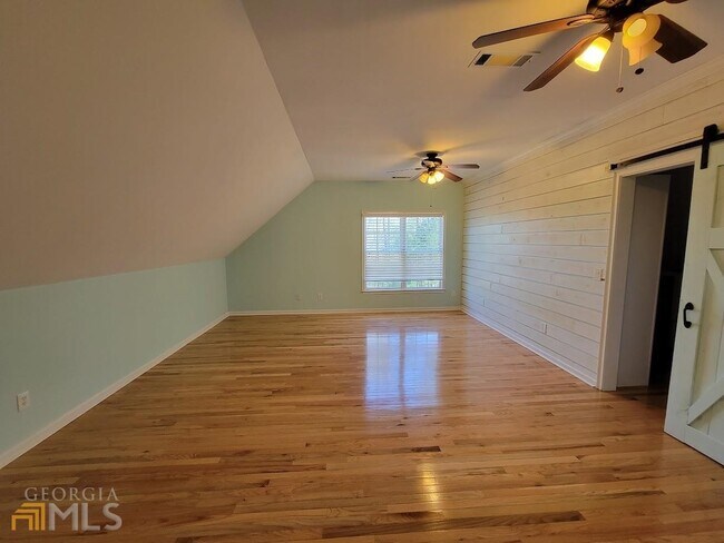 Building Photo - 125 Farmington Dr