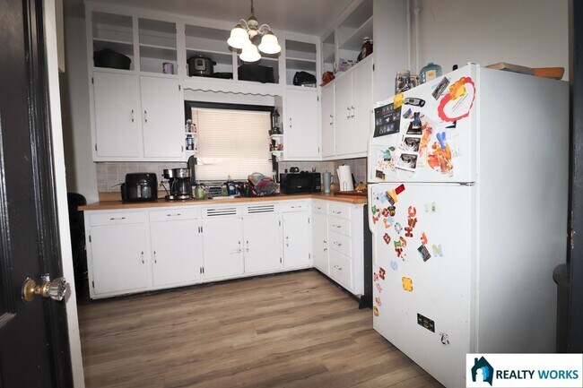 Building Photo - 1619-1623 D Street