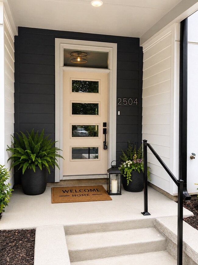 Building Photo - Move-In Special!! 1/2 Off First Month's Rent!!