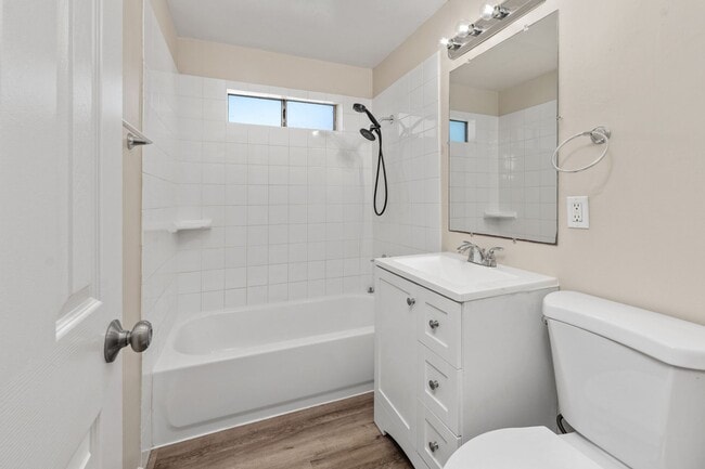 Building Photo - Single Family House