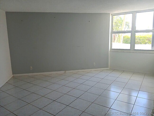 Building Photo - 1801 S Flagler Dr