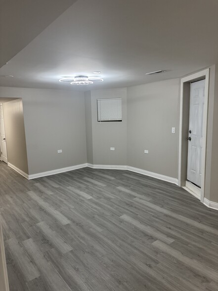 Dinning room - 1647 S Central Park Ave