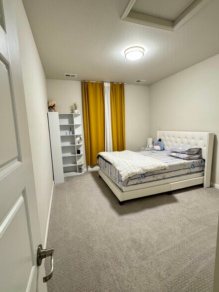 Building Photo - 10788 Landmark Dr