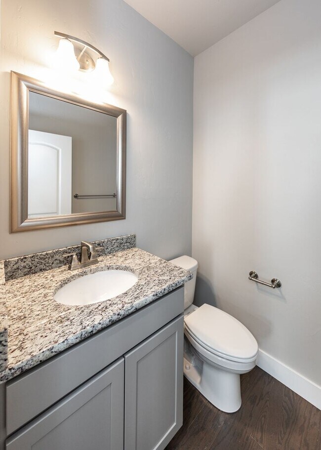 Building Photo - 3 Bedroom Contemporary Townhome off of Austin Bluffs