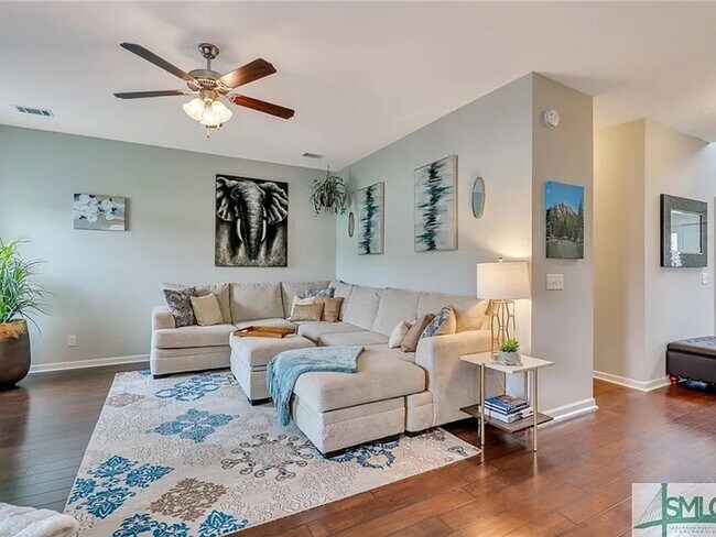 Building Photo - 4 bedroom beautiful home available August 10!!