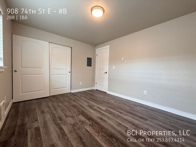 Building Photo - 908 74th St E