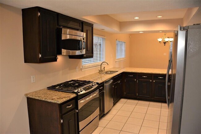 Building Photo - 13 Hickorybark Dr