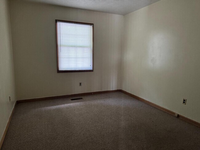Building Photo - 1138 Jackson Hollow Rd