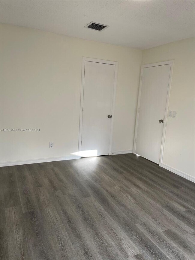 Building Photo - 11896 Sturbridge Ln