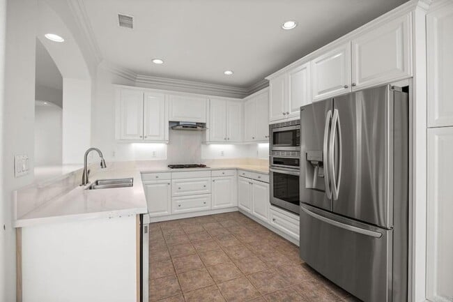 Building Photo - 7479 Mermaid Ln