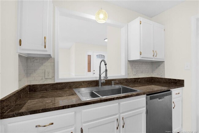 Building Photo - 7000 Medway Ct