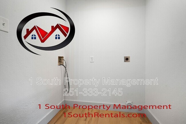 Building Photo - 3201 Lees Ln