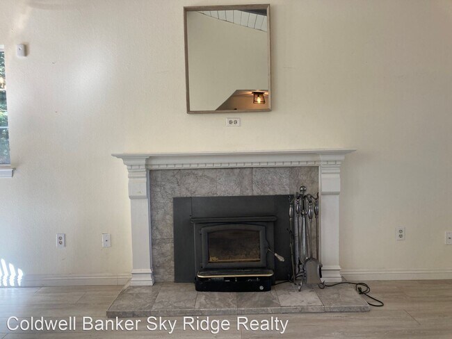 Building Photo - 4 br, 2 bath House - 27443 School Dr