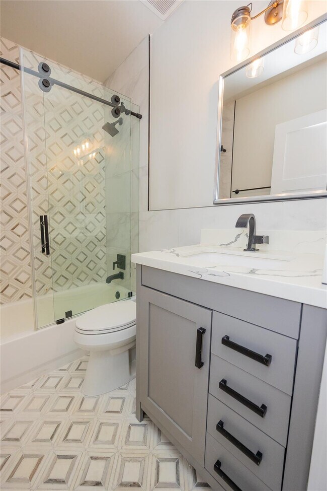 Building Photo - 50 Desford Ln