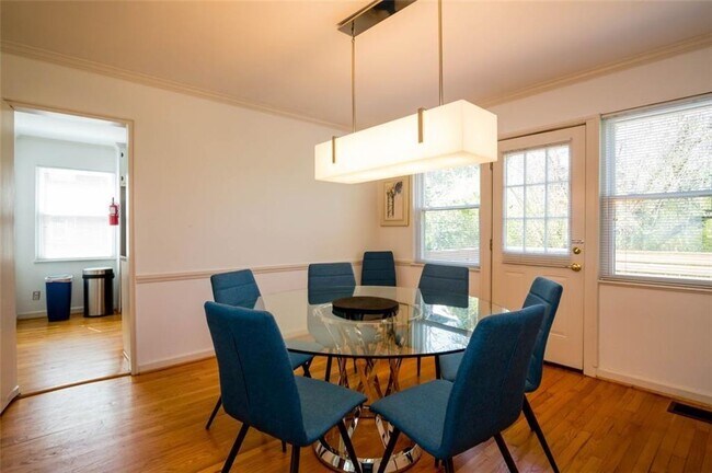 Building Photo - 1536 Beech Valley Way NE