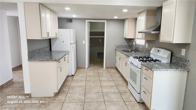Building Photo - 4709 Heidi Cir