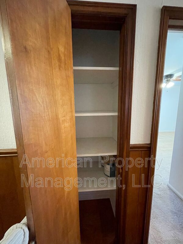 Building Photo - 5102 E 33rd St