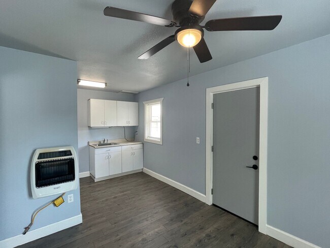 Building Photo - 1 Bedroom / 1 Bathroom in Downtown Springd...