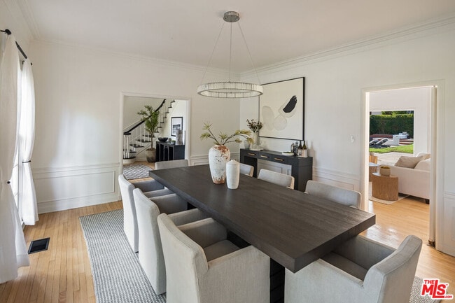 Building Photo - 625 Sierra Dr