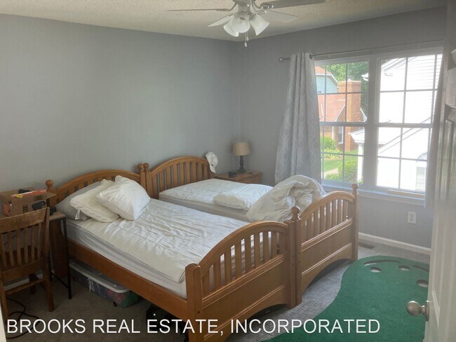 Building Photo - 3 br, 2.5 bath House - 1301 Bridge Crossing