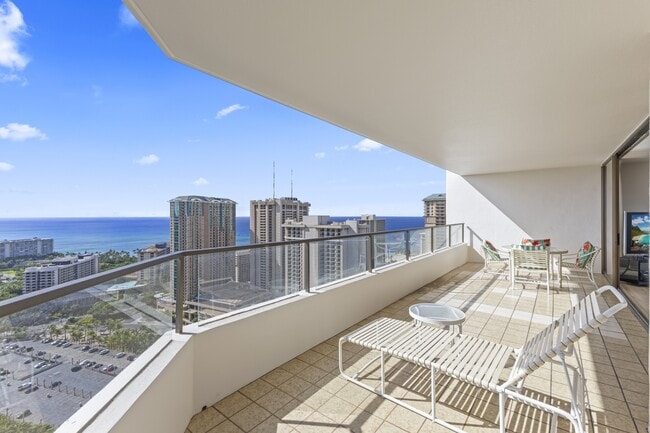 Building Photo - 1910 Ala Moana Blvd