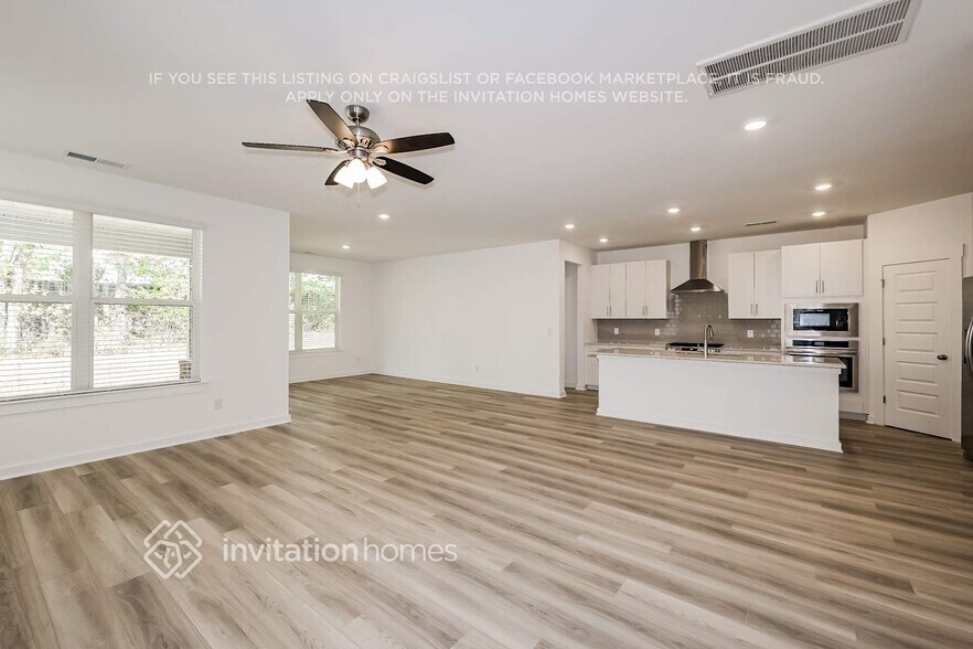 Building Photo - 204 Crown Gdns Ct