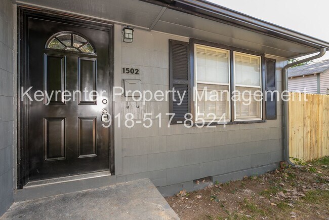 Building Photo - 1502 N Columbia Ave