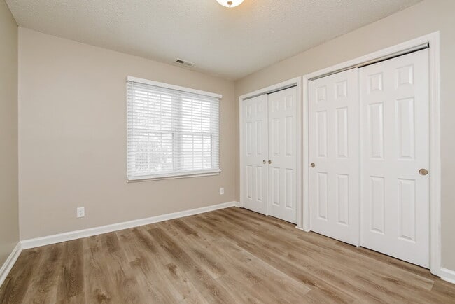 Building Photo - 500 Mountain Lake Dr