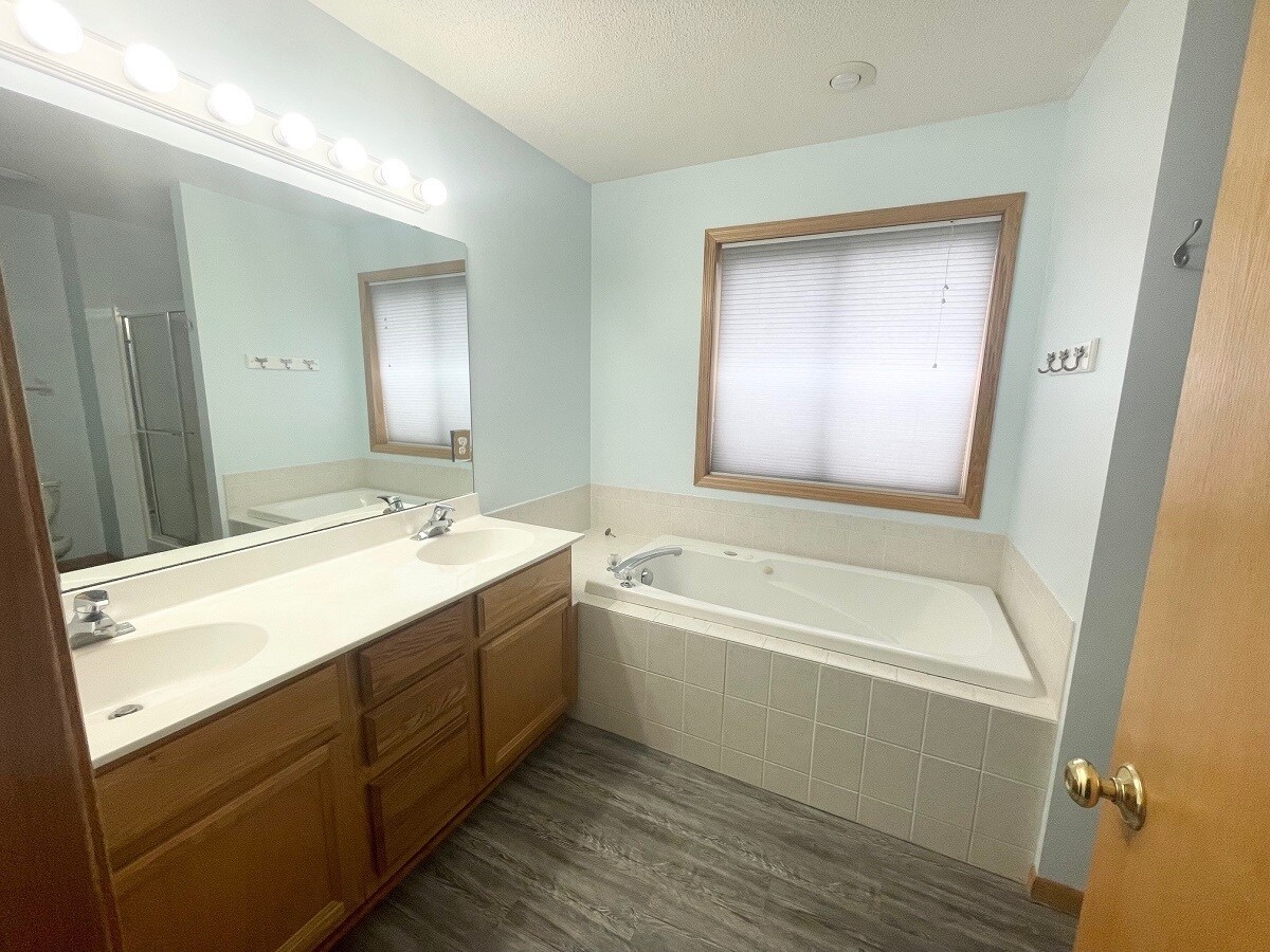 Building Photo - 13924 Glendale Trl