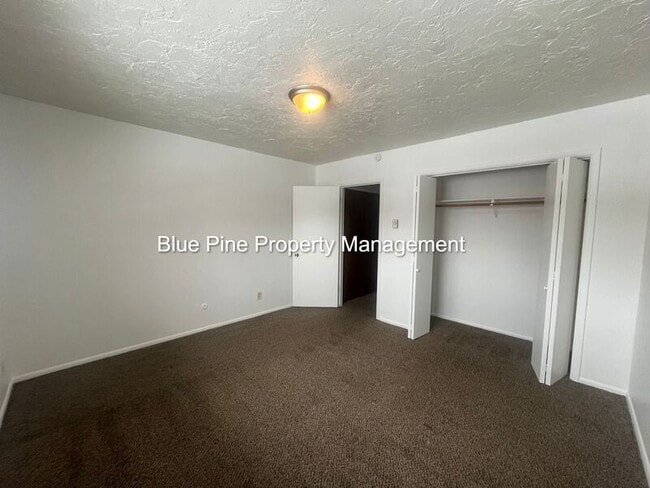Building Photo - 353 E 15th St