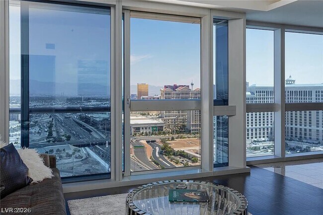 Building Photo - 4471 Dean Martin Dr