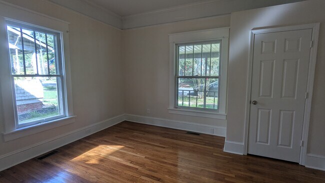 Building Photo - 510 S Carolina Ave