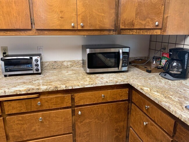 Building Photo - Lake Oroville Lake House with Spectacular Views!