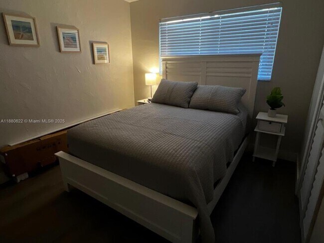 Building Photo - 2 bedroom in Dania Beach FL 33004
