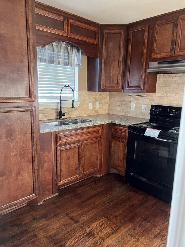 Building Photo - 230 Burress St