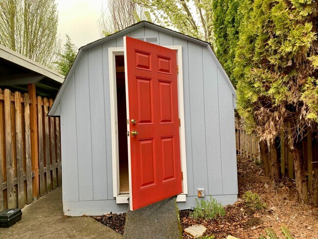 Building Photo - 310/312-Duplex