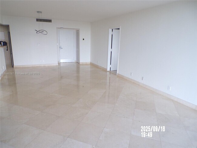 Building Photo - 780 NE 69th St