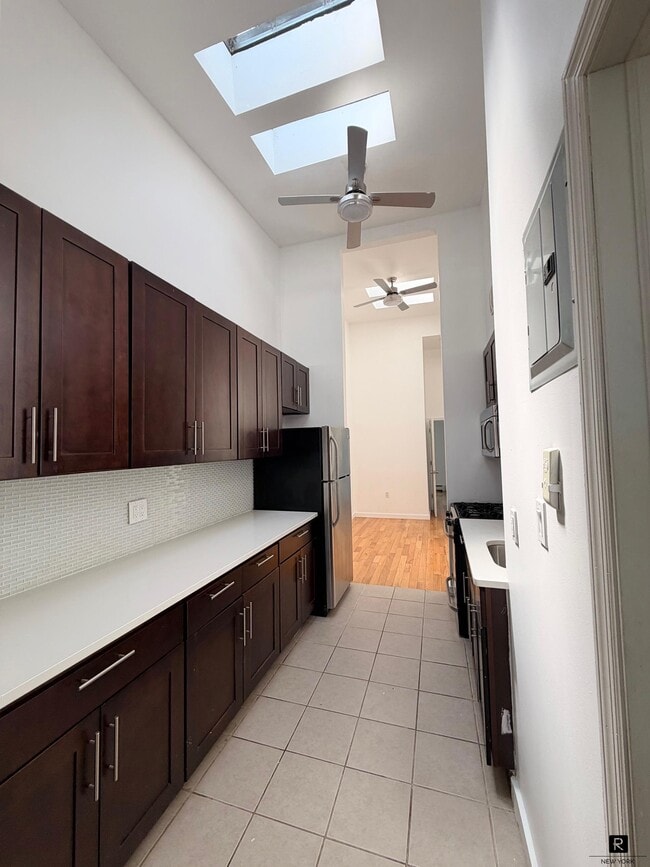 Building Photo - 211 Wyckoff Ave
