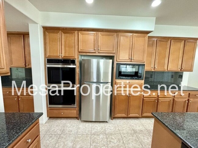 Building Photo - 7401 Roundhill Pl