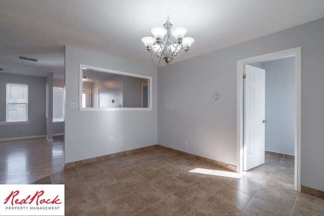 Building Photo - Bright & Spacious 3-Bedroom Home in Washin...