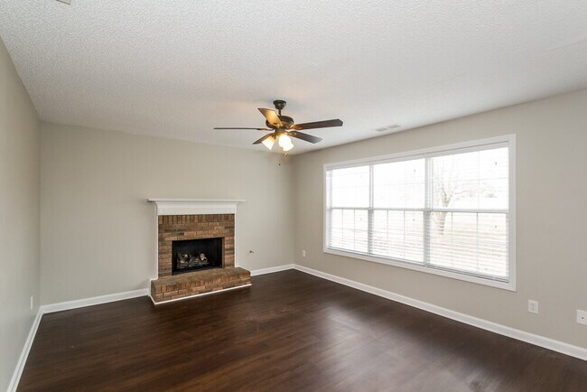 Building Photo - 717 White Dove Dr