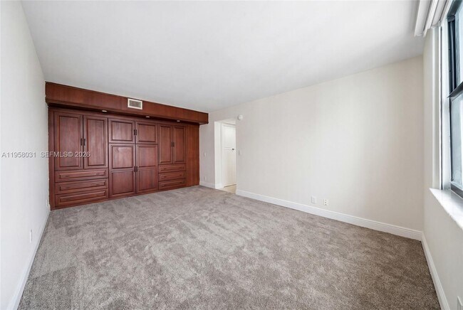 Building Photo - 2301 S Ocean Dr