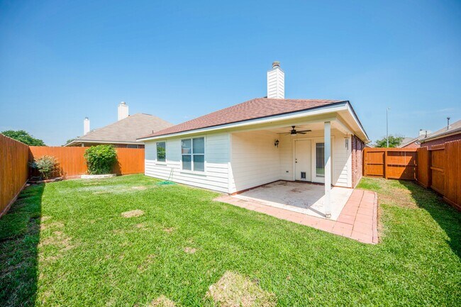 Building Photo - 19247 Dillsbury Ct