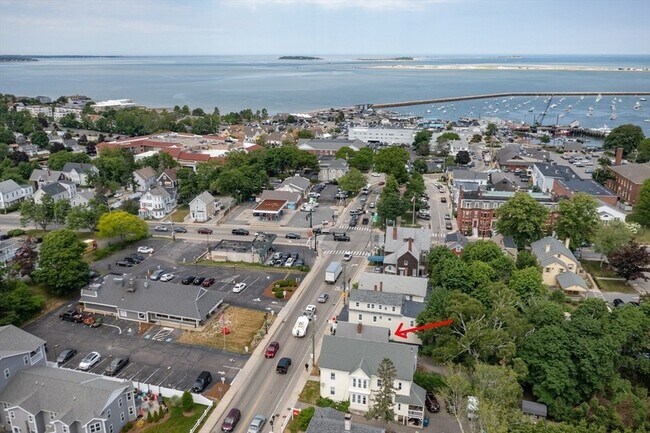 Building Photo - 10 Samoset St