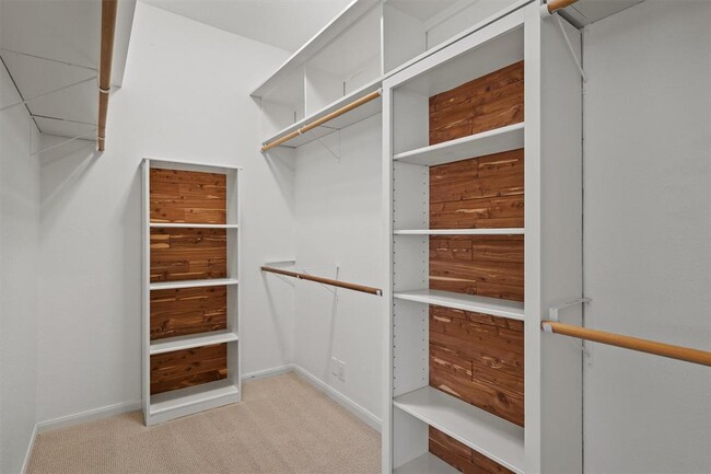 Building Photo - 506 W 33rd St